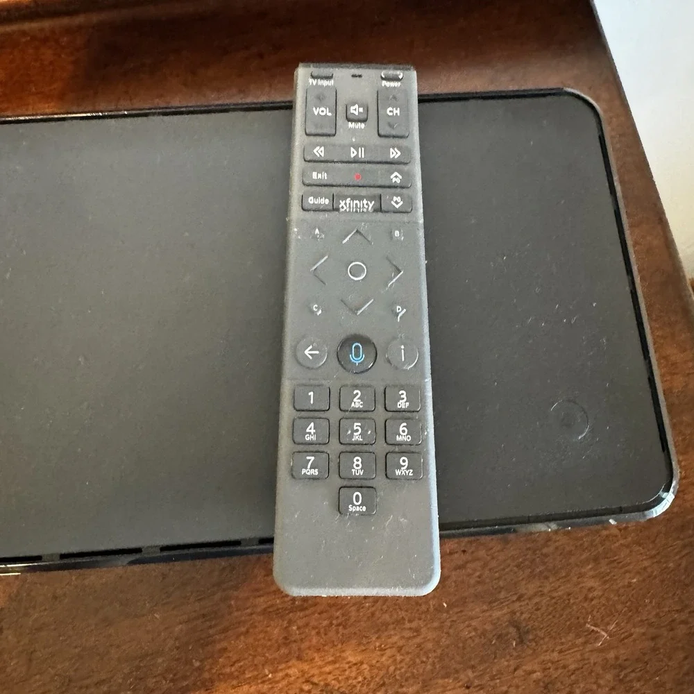 XFINITY XG2v2-P Model PACE PX022ANM HD TV Cable Box & Remote * NO CABLES *
